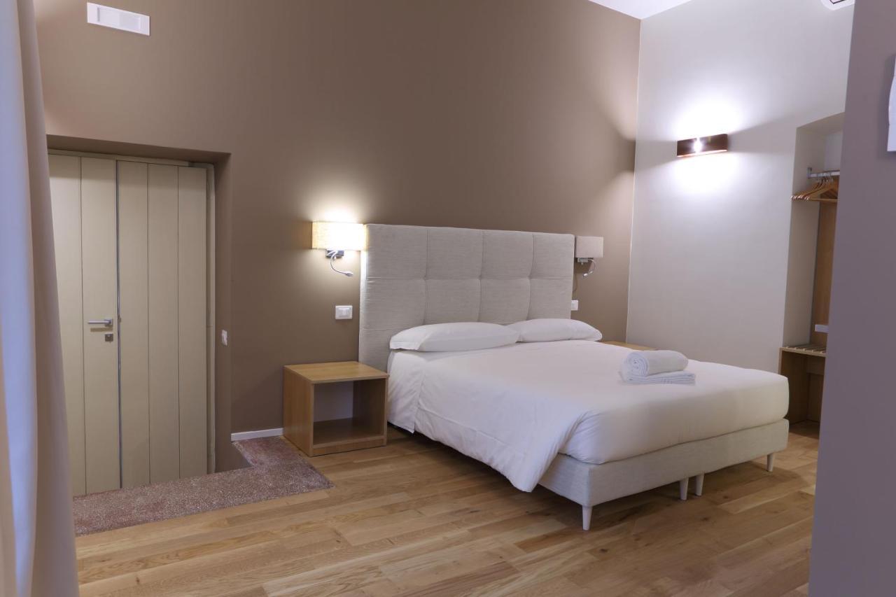 B&B Castanea Castellaneta Buitenkant foto